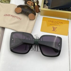 Louis Vuitton Womens Sunglasses with Origin Box L1267