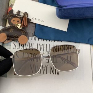 Louis Vuitton Womens Sunglasses with Origin Box G3145