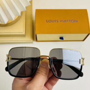 Louis Vuitton Womens Sunglasses with Origin Box Z1438