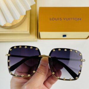 Louis Vuitton Womens Sunglasses with Origin Box Z0998E