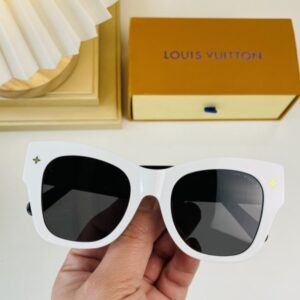 Louis Vuitton Womens Sunglasses with Origin Box Z1563W