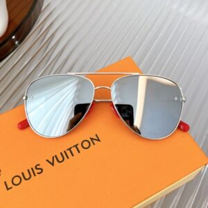 Louis Vuitton Womens Sunglasses with Origin Box Z1636