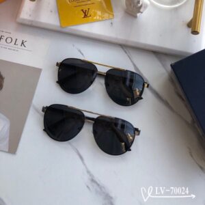 Louis Vuitton Mens Sunglasses with Origin Box 70024