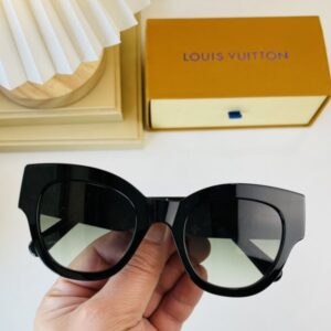 Louis Vuitton Womens Sunglasses with Origin Box Z1461E