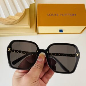 Louis Vuitton Womens Sunglasses with Origin Box Z2178W