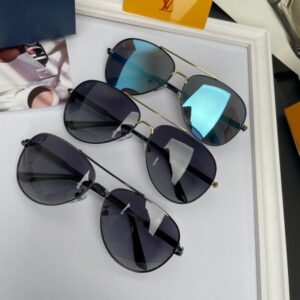Louis Vuitton Mens Sunglasses with Origin Box 8105