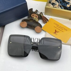 Louis Vuitton Womens Sunglasses with Origin Box 2259