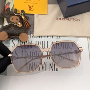 Louis Vuitton Womens Sunglasses with Origin Box L3634
