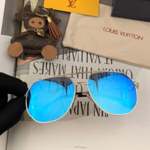 Louis Vuitton Mens Sunglasses with Origin Box L1600