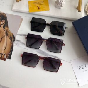 Louis Vuitton Womens Sunglasses with Origin Box 39052