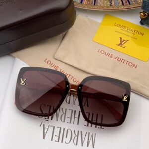Louis Vuitton Womens Sunglasses with Origin Box L0893
