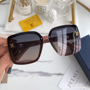 Louis Vuitton Womens Sunglasses with Origin Box 33332