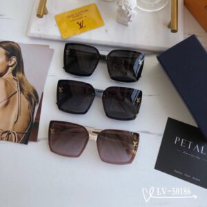 Louis Vuitton Womens Sunglasses with Origin Box 50186