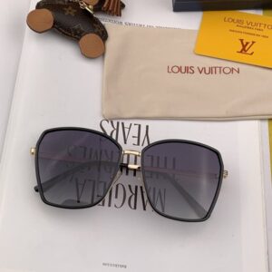 Louis Vuitton Womens Sunglasses with Origin Box L9011