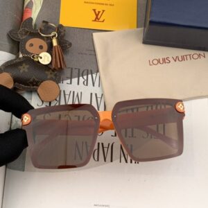 Louis Vuitton Womens Sunglasses with Origin Box L50188