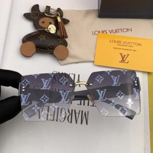 Louis Vuitton Womens Sunglasses with Origin Box L9811