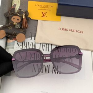Louis Vuitton Womens Sunglasses with Origin Box L2315