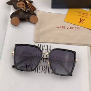 Louis Vuitton Womens Sunglasses with Origin Box L9233