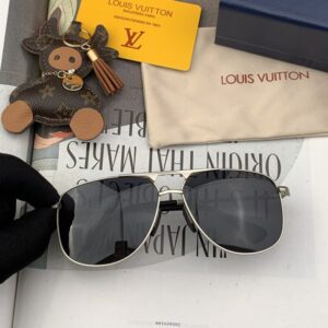 Louis Vuitton Mens Sunglasses with Origin Box L0188