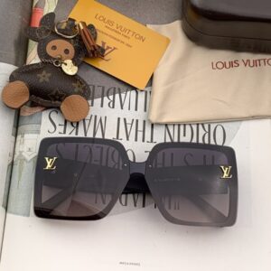 Louis Vuitton Womens Sunglasses with Origin Box L9088