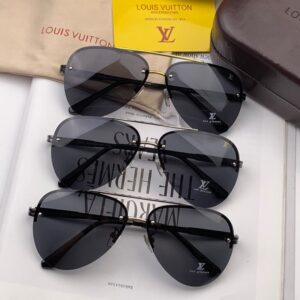 Louis Vuitton Mens Sunglasses with Origin Box L09