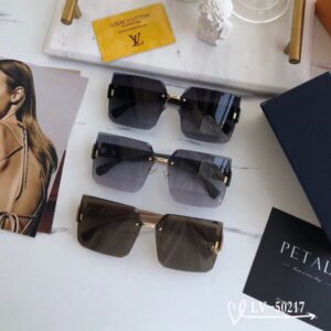 Louis Vuitton Womens Sunglasses with Origin Box 50217