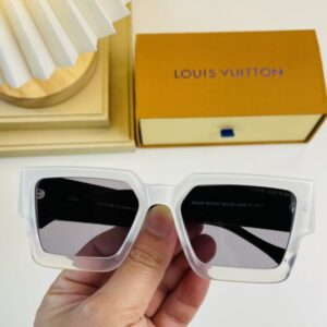 Louis Vuitton Womens Sunglasses with Origin Box Z2203E