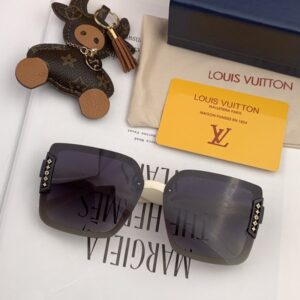 Louis Vuitton Womens Sunglasses with Origin Box L2122