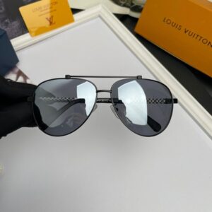 Louis Vuitton Mens Sunglasses with Origin Box 8119